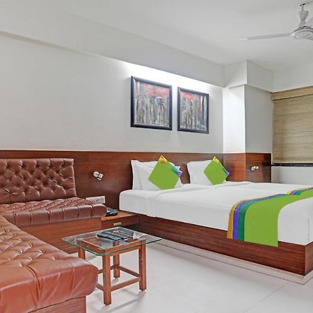 Treebo Cherry Tree Indore Dış mekan fotoğraf