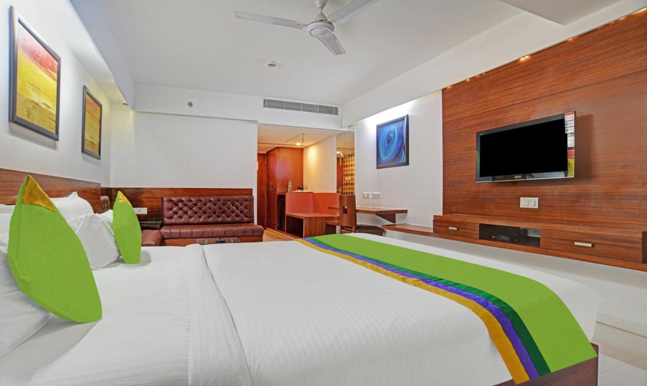 Treebo Cherry Tree Indore Dış mekan fotoğraf